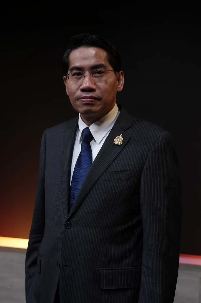 ดร.ณัฐวุฒิ วงศ์เนียม นักกฎหมายมหาชน