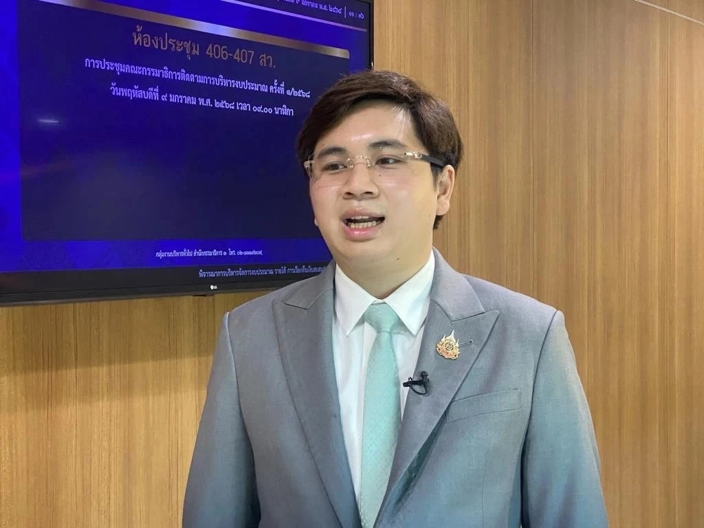 นายนัทธพลพงศ์ จิวัจฉรานุกูล รองกรรมการผู้จัดการ บริษัท รุ่งศิลป์การพิมพ์ (1977) 