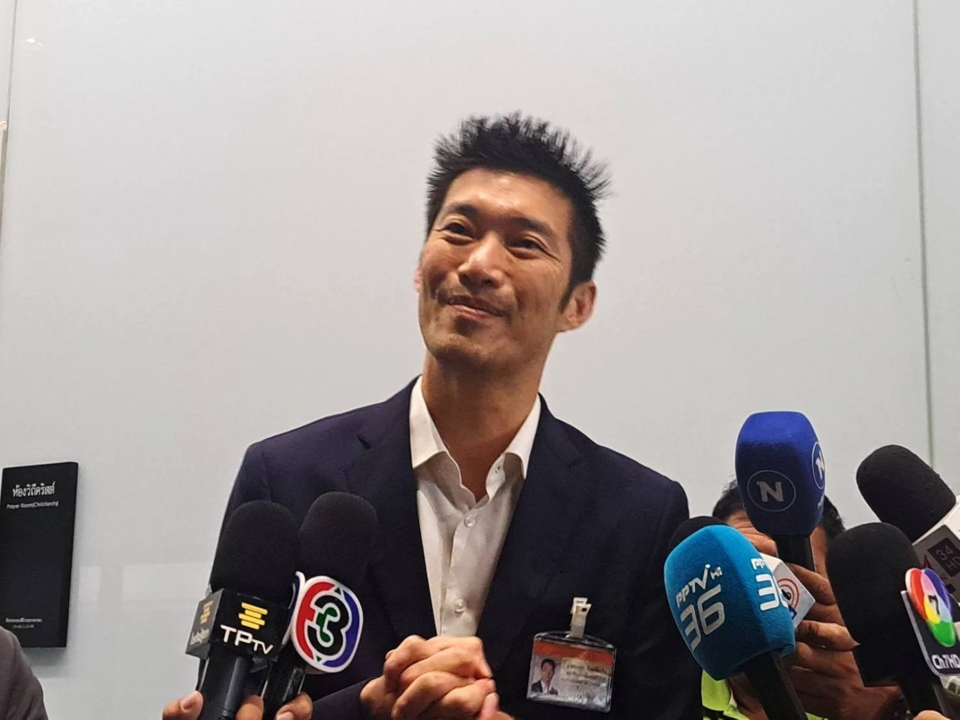 “ธนาธร” เรียกร้อง รัฐบาลต้อง "ยุบสภา" ในสภาวะฝุ่นตลบ โยนอำนาจให้ "ประชาชนเลือก" อีกครั้ง