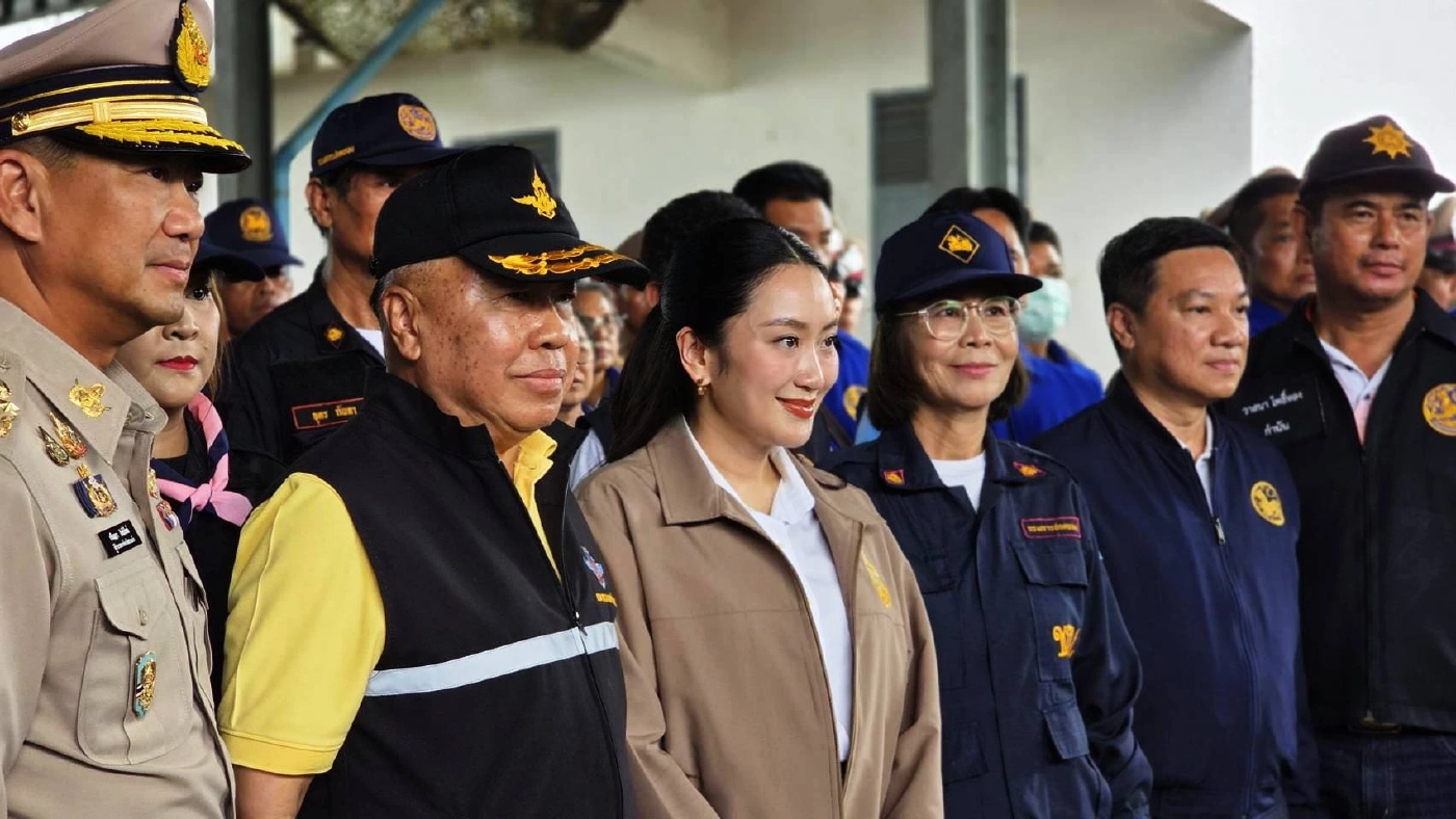 "นายกฯ" เหมา "ข้าวเหนียว-ไก่ย่าง" มอบให้ "ทหาร-ตำรวจ-ฝ่ายปกครอง" สระแก้ว