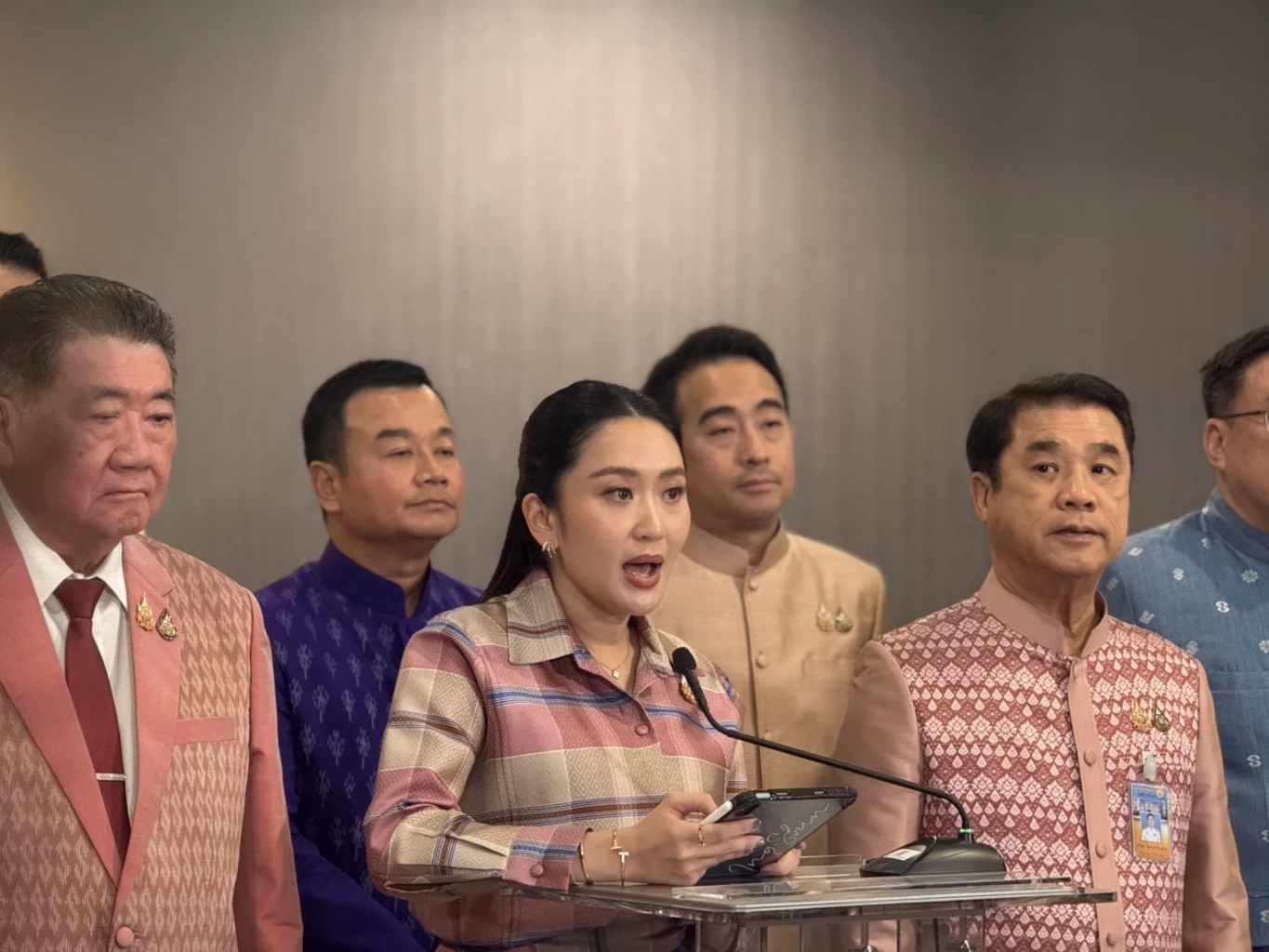 \"แพทองธาร\" ยัน รมว.กลาโหม ต้องเป็นคนเหมาะสม ดูเรื่องชายแดนได้