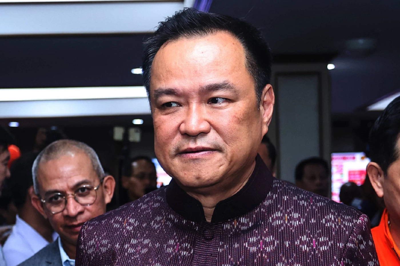 เปิดรายชื่อ! "ล็อต 7 คดีฮั้ว สว." ล้วนเป็นนักการเมืองใหญ่ 20 คน มีชื่อ "ครูใหญ่เนวิน-เสี่ยหนู" นำทัพ