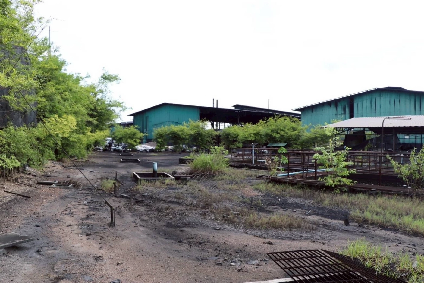 “เอกนัฏ” ส่งทีมฟันโรงกลั่นน้ำมันเถื่อน ปล่อยมลพิษไม่สนใจโลก