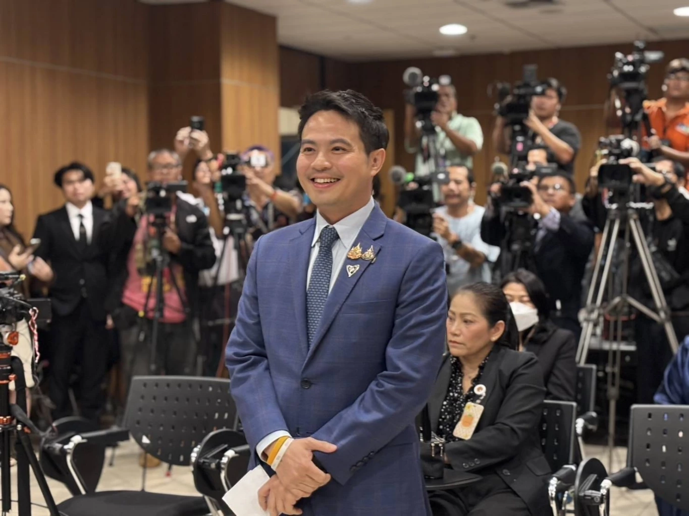 ภราดร ประกาศลาออก "รองประธานสภาคนที่สอง" เปิดทางเลือกใหม่จากเสียงข้างมาก