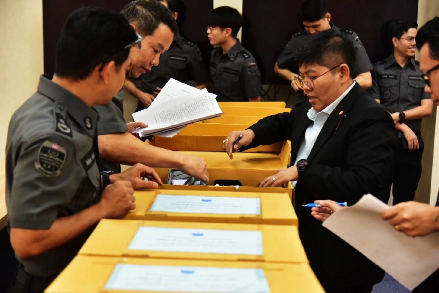 "ดีเอสไอ" ส่งสำนวน 31,224 แผ่น คดี "ฮั้วสร้างตึก สตง." ให้ ป.ป.ช. พบเจ้าหน้าที่รัฐพัวพันทุจริต