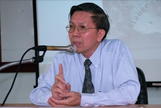 ศ.กิตติคุณ ดร.สุรชาติ บำรุงสุข 