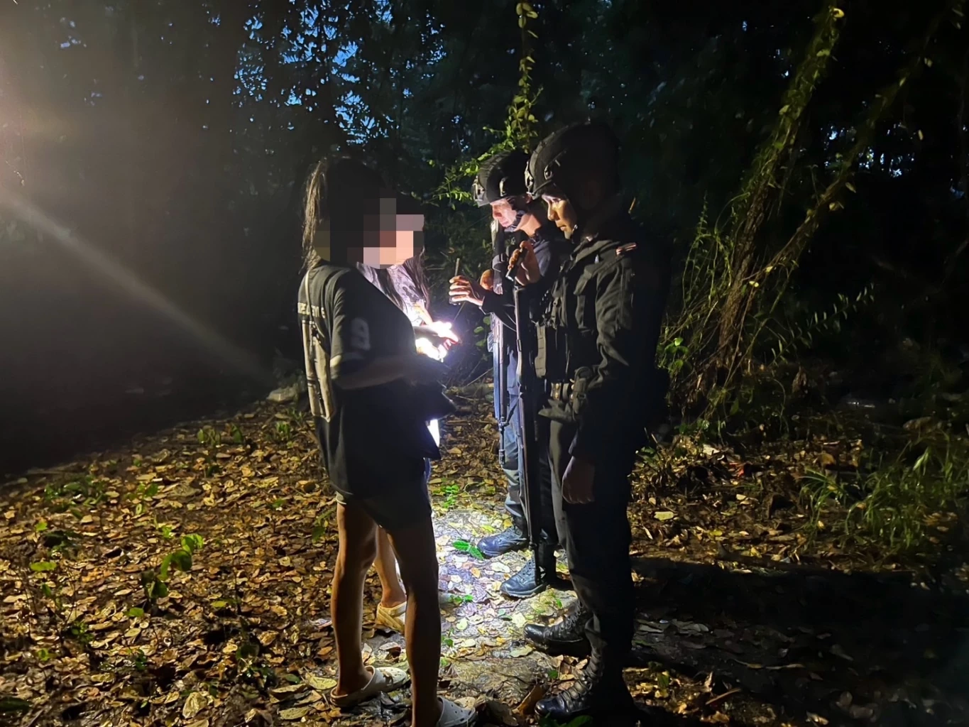 "รวบ 2 สาวนักพนัน" จากบ่อนปอยเปต ปีนข้ามลวดหนาม ลอบเข้าฝั่งไทย