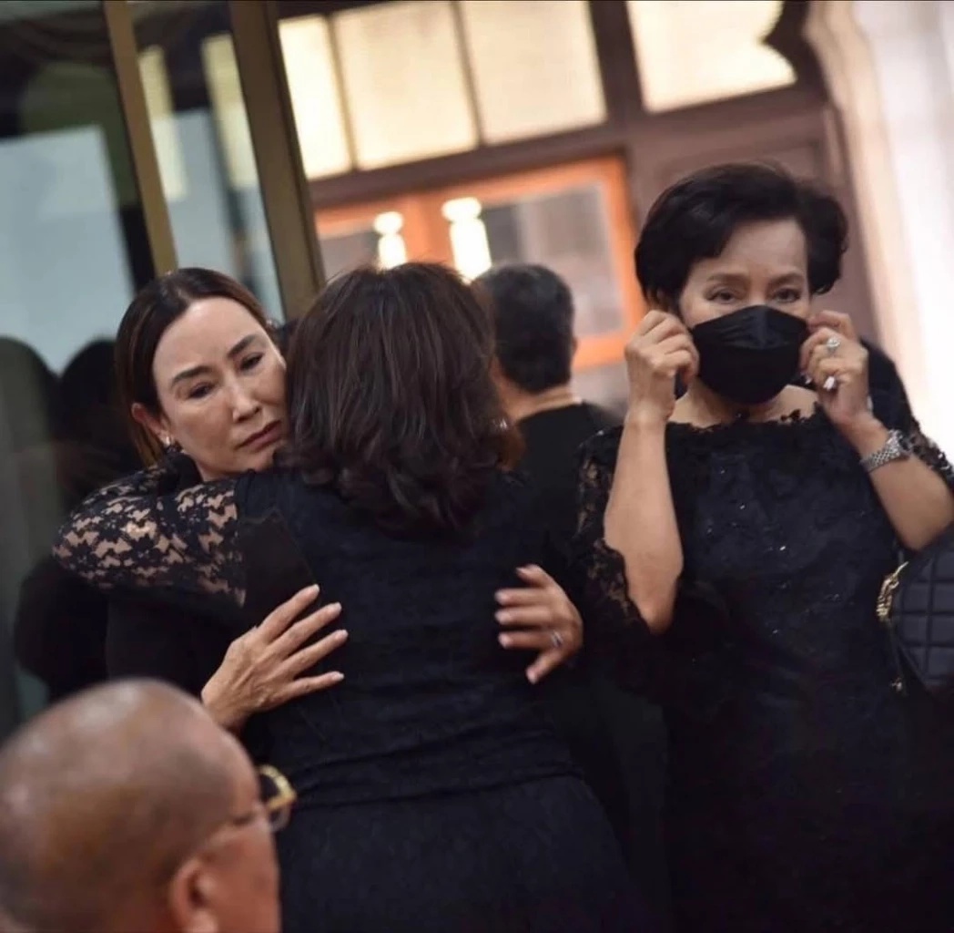 คนบันเทิง แห่ร่วมอาลัย "ไพโรจน์ สังวริบุตร" อดีตพระเอกดัง