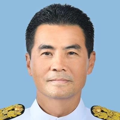 นายเทวัญ ลิปตพัลลภ