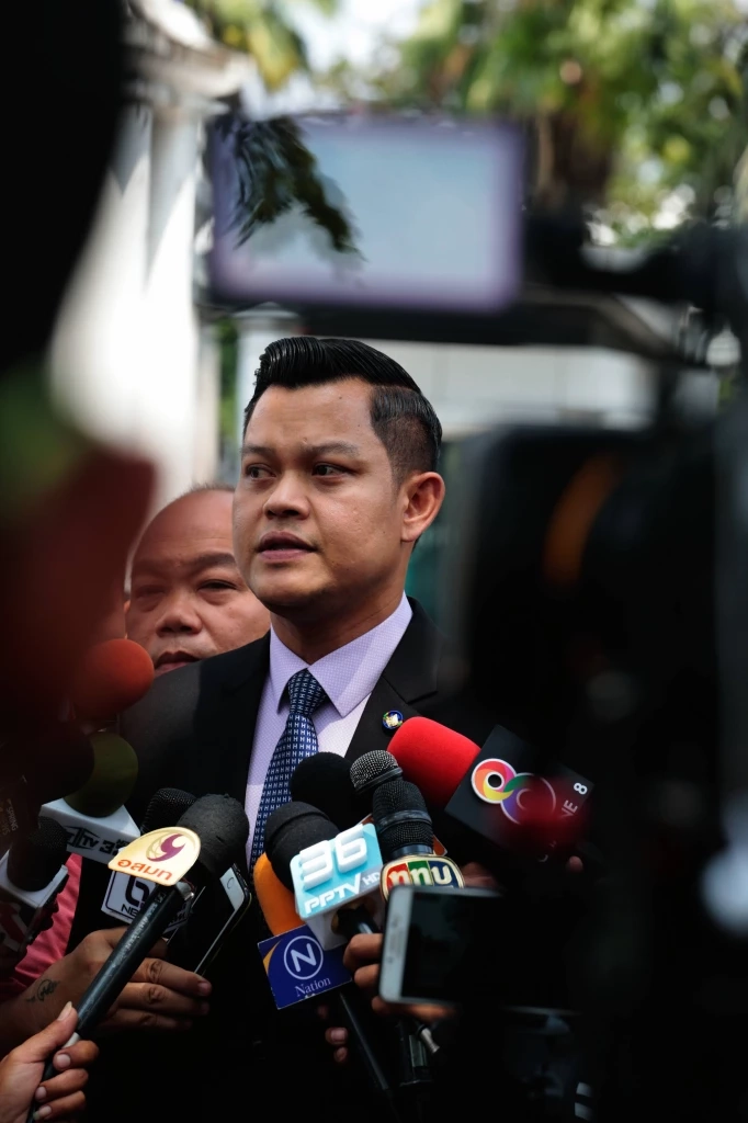 “ธนกร” ให้สื่อเรียก “กลุ่ม 18 อรหันต์” ลั่นไม่ร่วมงาน "หัวหน้าพรรค"