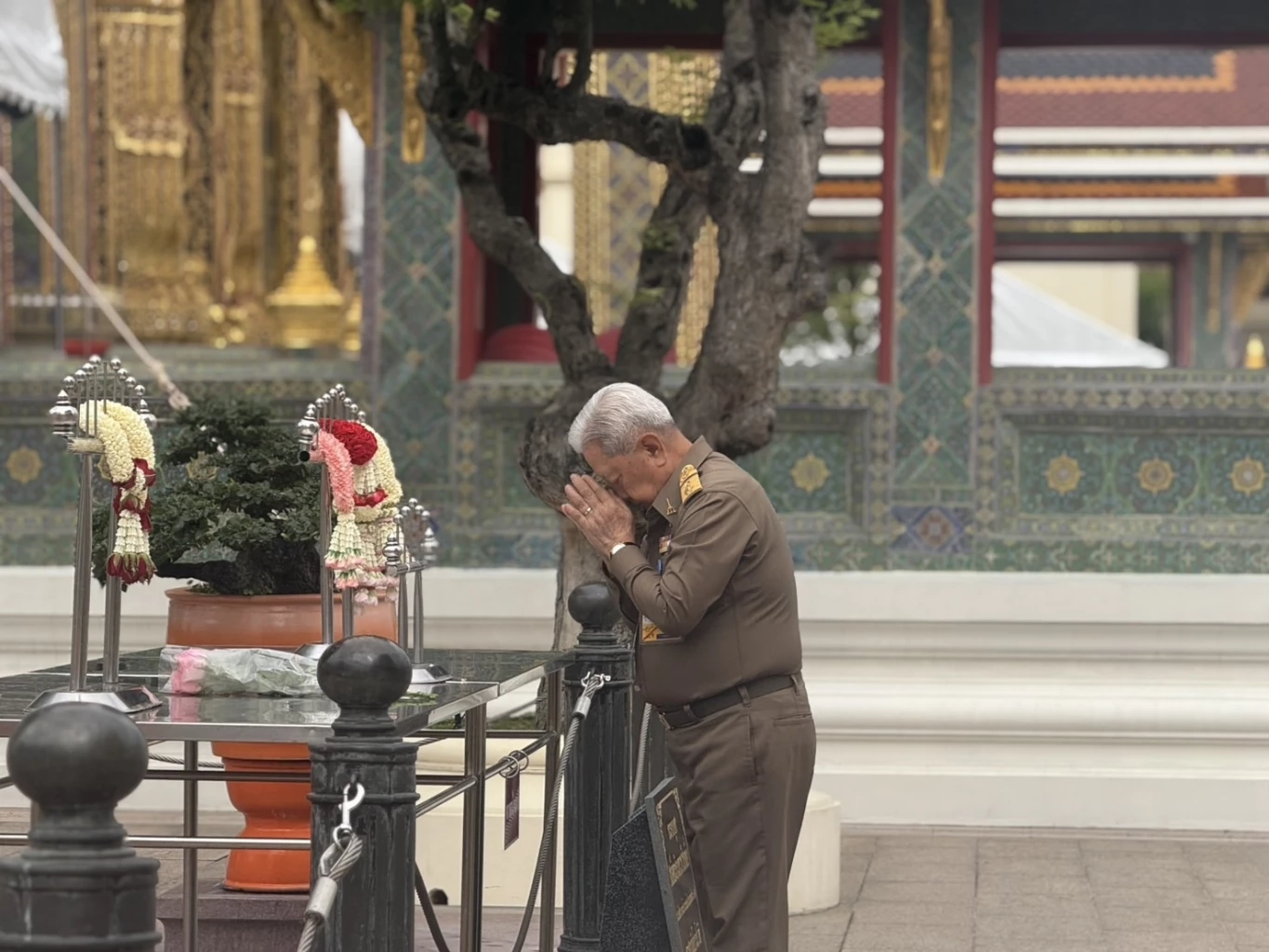 “สุรยุทธ์-ประยุทธ์-นายกฯ” เข้าเฝ้าสมเด็จพระสังฆราช วันประสูติ