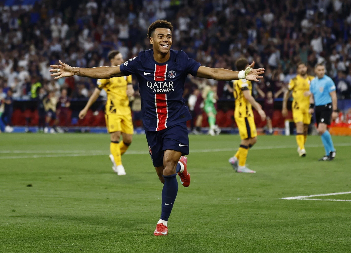 ดูเอ้เบิ้ล! เปแอสเชถล่มอินเตอร์ 5-0 ซิวแชมป์ UCL สมัยแรก