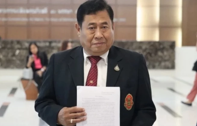 ณฐพร โตประยูร