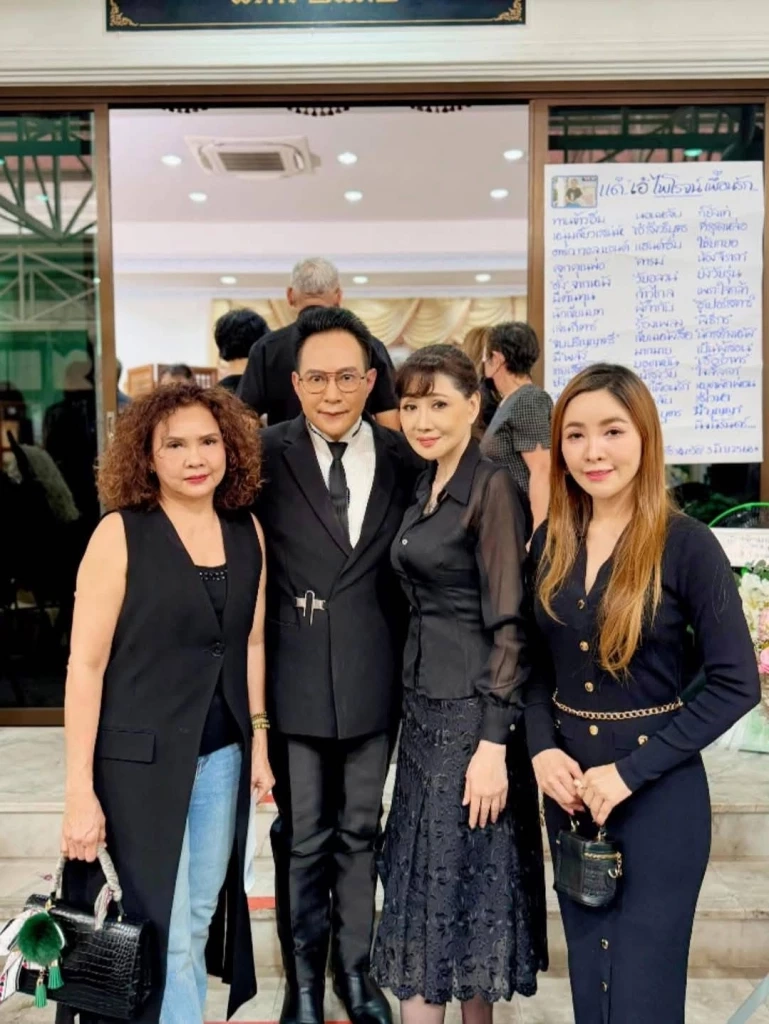 คนบันเทิง แห่ร่วมอาลัย "ไพโรจน์ สังวริบุตร" อดีตพระเอกดัง