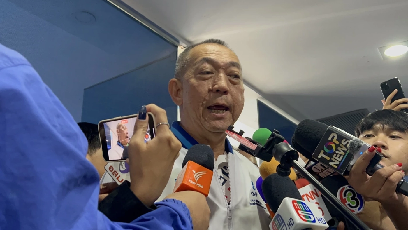 นายเฉลิมชัย ศรีอ่อน หัวหน้าพรรคประชาธิปัตย์