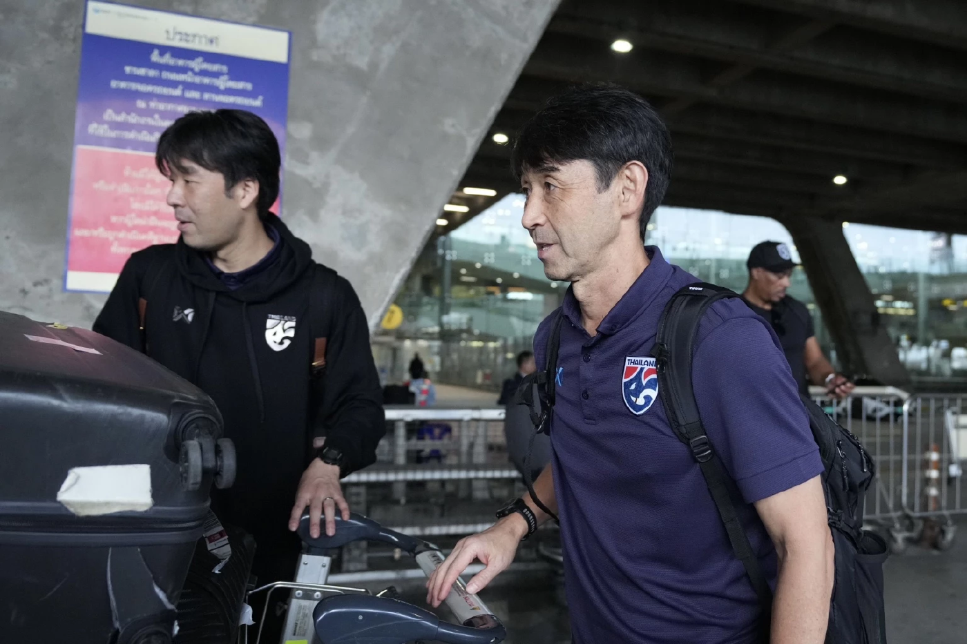 มาซาทาดะ อิชิอิ นำทีมชาติไทยเดินทางกลับถึงสุวรรณภูมิ หลังจบศึกเอเชียนคัพ 2027 รอบคัดเลือก