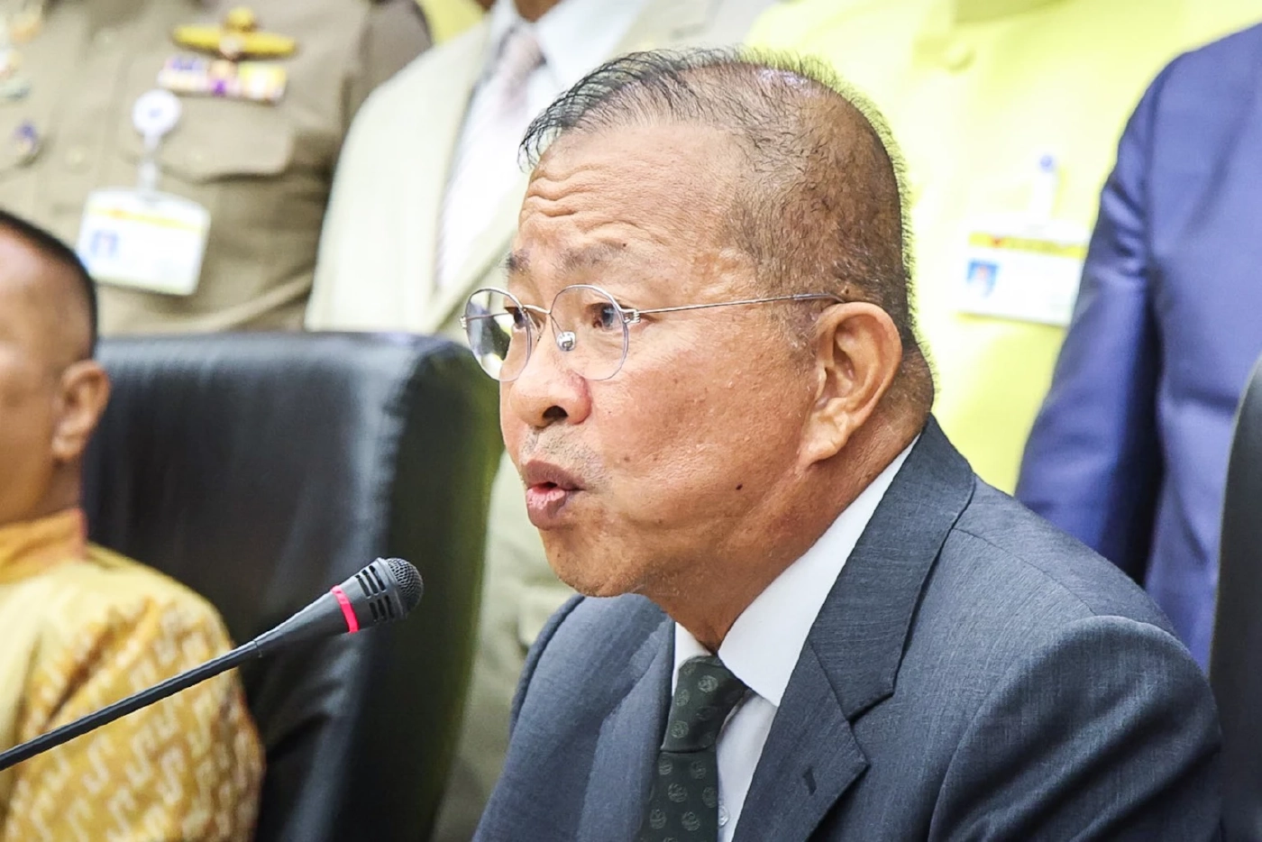 "ประธานวุฒิสภา" ยกคำสอนพ่อแม่ "เสียอะไรเสียได้ อย่าเสียสัจจะ จะไม่มีใครคบ ชีวิตจะไม่เหลืออะไรเลย"