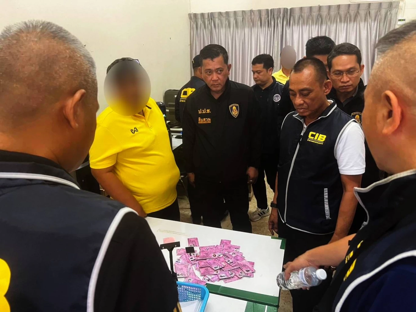 ด่วน ! "บิ๊กเต่า" นำทีมบุกรวบ "ปลัดจอมแฉ" เชียงใหม่ รีดไถเงิน "ค่าหัวคิว" ขึ้นทะเบียนแรงงานต่างด้าว