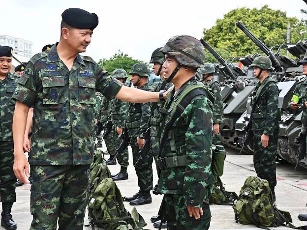 "ผบ.นปอ."  ตรวจสภาพความพร้อมรบ จากภัยคุกคามทางอากาศทุกรูปแบบ