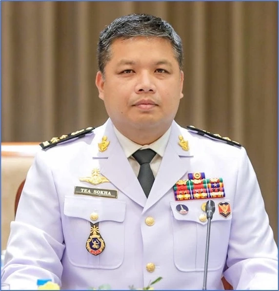  พล.ร.ท.เตีย โซะคา  ผู้บัญชาการทหารเรือกัมพูชา (ผบ.ทร.กพช.) 