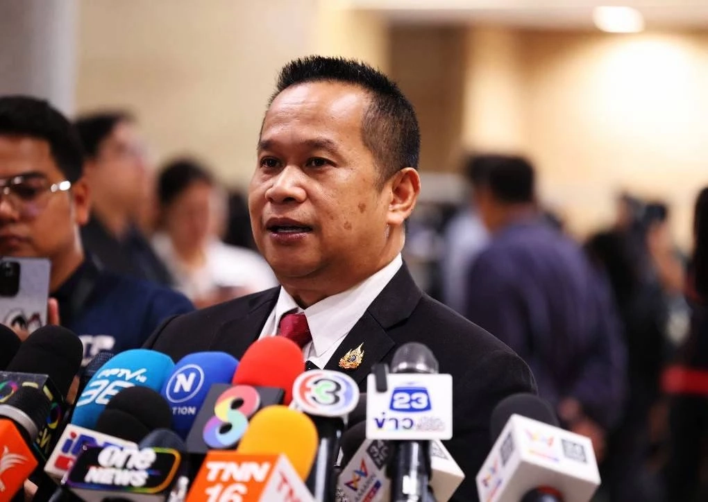 "อนุสรณ์" ชี้ "ทักษิณ" ห่างไกลจากการครอบงำพรรคเพื่อไทย