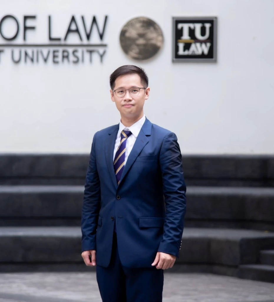 ผศ.ดร.ธนภัทร ชาตินักรบ ผู้ช่วยคณบดีฝ่ายวิชาการ คณะนิติศาสตร์ มหาวิทยาลัยธรรมศาสตร์ (มธ.) 