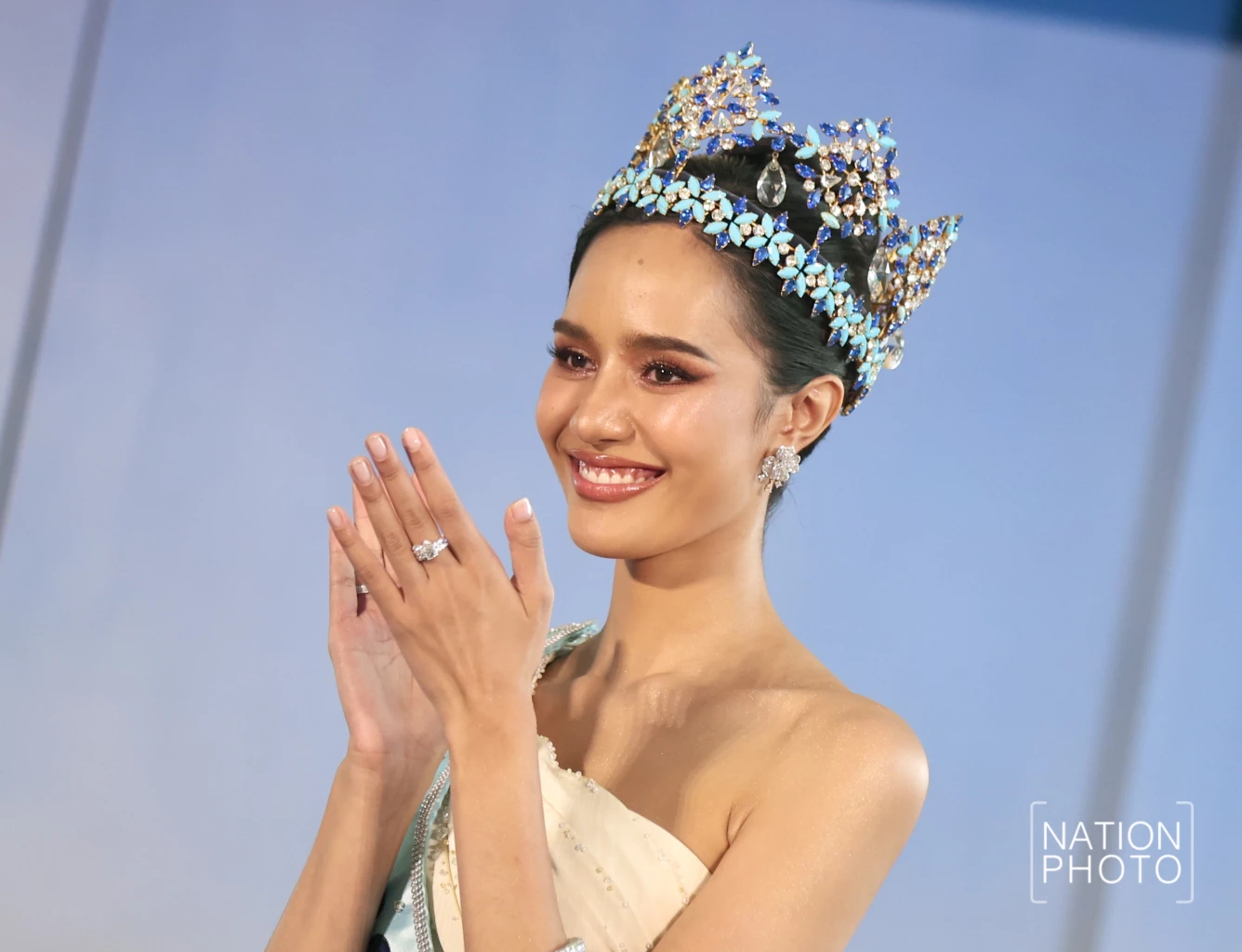 ส่องชุดราตรี เครื่องประดับ แบรนด์ SIRIVANNAVARI x Beauty Gems