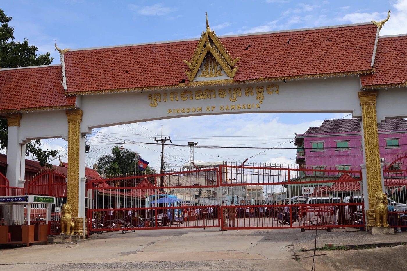 ประท้วง "กัมพูชา" บินโดรนล้ำ "แดนไทย" ผู้ว่าฯจันทบุรี ส่งตัวแทนยื่นหนังสือถึง ผู้ว่าฯพระตะบอง