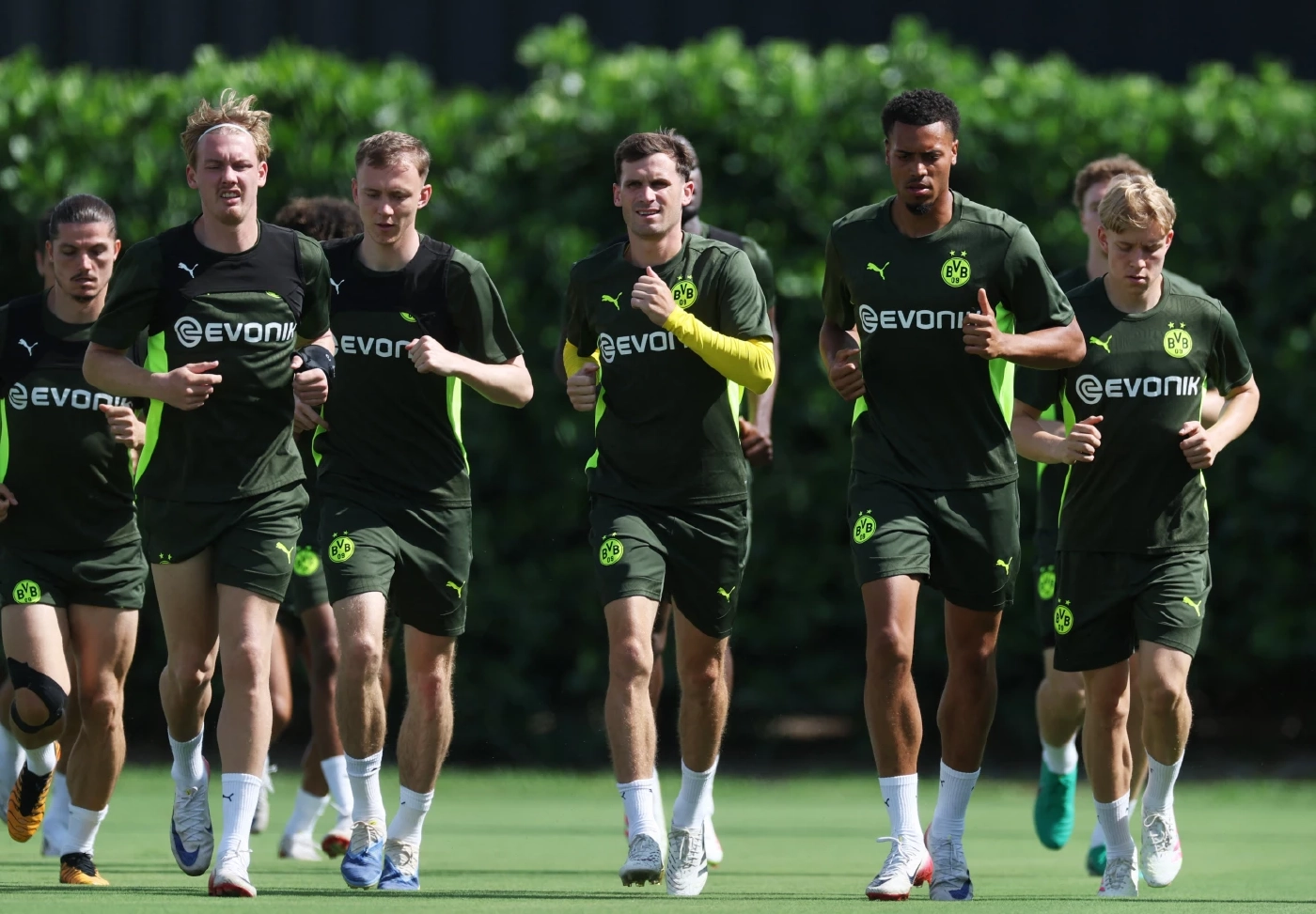 นักเตะโบรุสเซีย ดอร์ทมุนด์กำลังฝึกซ้อมก่อนเกมพบอุลซานในคลับ เวิลด์ คัพ 2025