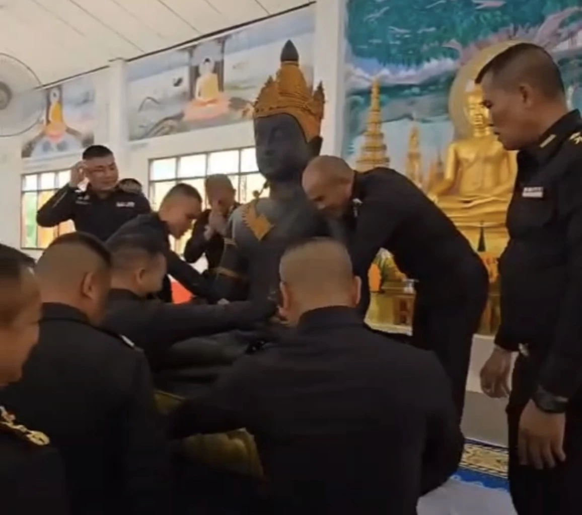 แม่ทัพภาค 2 ถวายพระประธาน 20 จว.อีสานใต้ ไล่สิ่งชั่วร้ายพ้นไทย