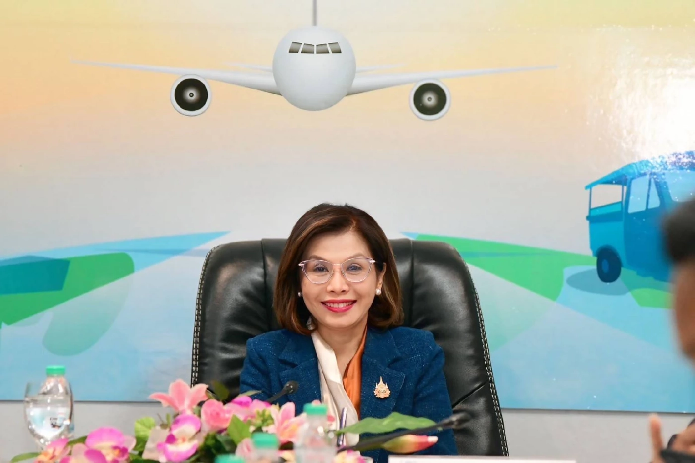 "มนพร" เผยรัฐบาลชะลอ พ.ร.บ.สถานบันเทิงฯ - ดันนิรโทษ-ตั๋วร่วมก่อน