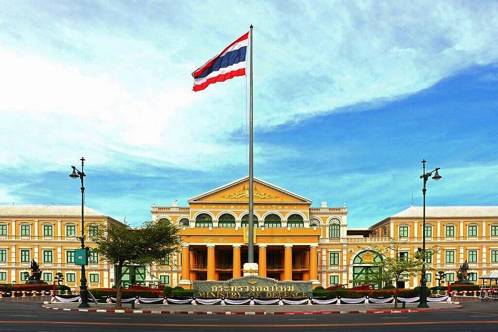 ทำไมชื่อ "พล.อ.สุนัย" จึงมาแรงแซงนั่ง "รมว.กลาโหม"