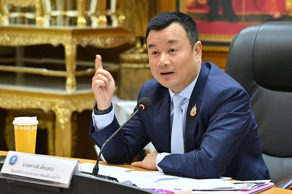 นายสรวงศ์ เทียนทอง รัฐมนตรีว่าการกระทรวงการท่องเที่ยวและกีฬา