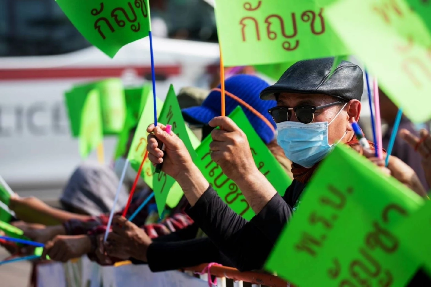 "เครือข่ายกัญชา" ฟาด "สมศักดิ์" ใช้กัญชาเป็นเครื่องมือการเมือง หวัง "ให้นายทุนผูกขาดหมื่นล้าน"