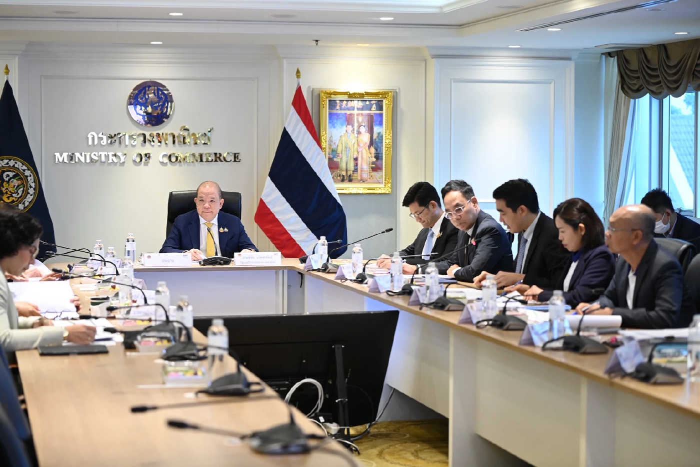 พาณิชย์ เคาะ กกร. ต่ออายุควบคุมสินค้า-บริการ 59 รายการอีก 1 ปี