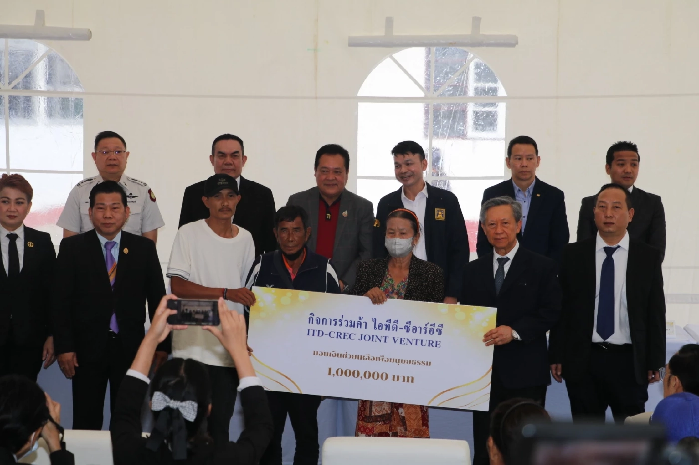 “ทวี” มอบเงินเยียวยาทายาทเหยื่อตึก สตง.ถล่ม เพิ่มอีก 40 ราย