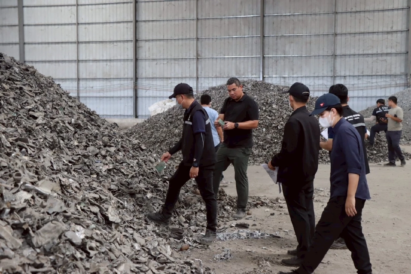 “เอกนัฏ” ส่ง "ทีมสุดซอย" ปิดโรงงาน “ฟรีโซน” ฉะเชิงเทรา ถอนใบอนุญาต