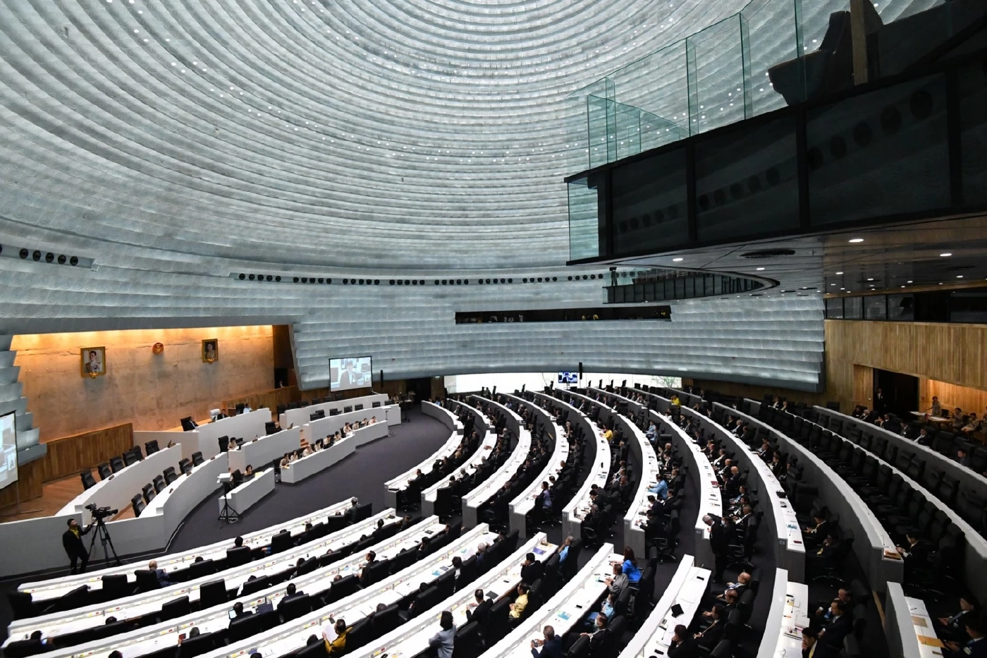 รายชื่อ ล็อต 6 คดี "ฮั้ว สว." ที่กกต.ออกหนังสือให้มาพบ มี 2 สส.ด้วย