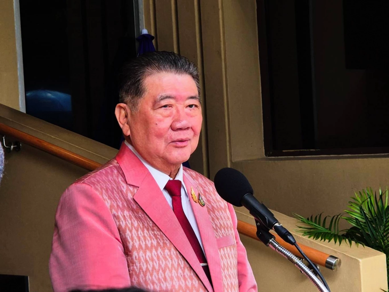 "ภูมิธรรม" ชี้ "มทภ.2" ชงปิด "ปราสาทตาเมือนธม"  ได้หากสถานการณ์ตึงเครียด