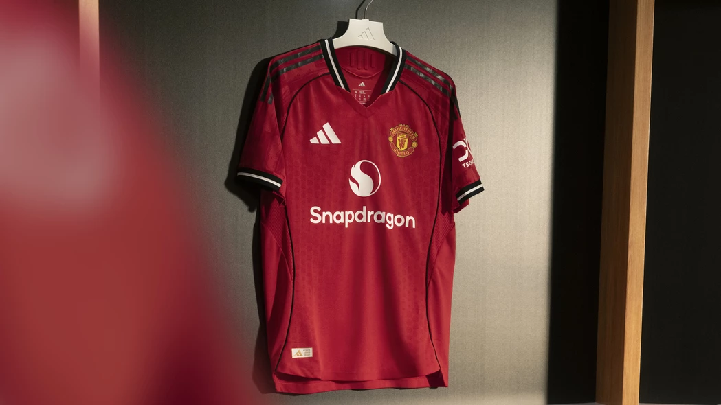 เปิดตัวชุดเหย้าใหม่แมนฯ ยูไนเต็ด ฤดูกาล 2025/26 ดีไซน์สะท้อน \"Theatre of Dreams\"