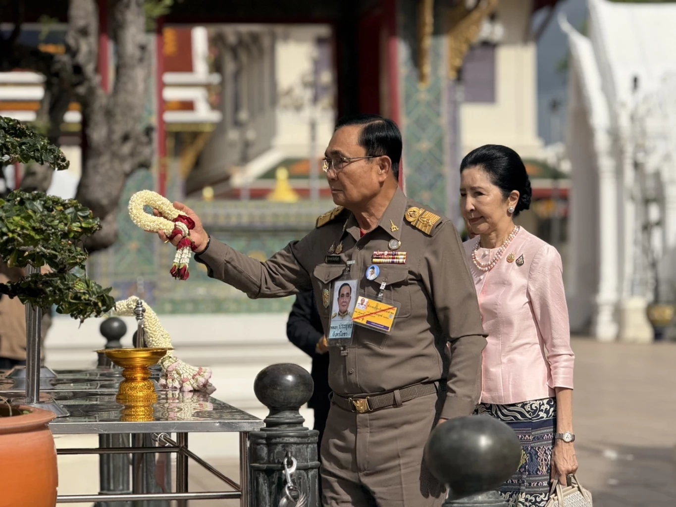 “สุรยุทธ์-ประยุทธ์-นายกฯ” เข้าเฝ้าสมเด็จพระสังฆราช วันประสูติ