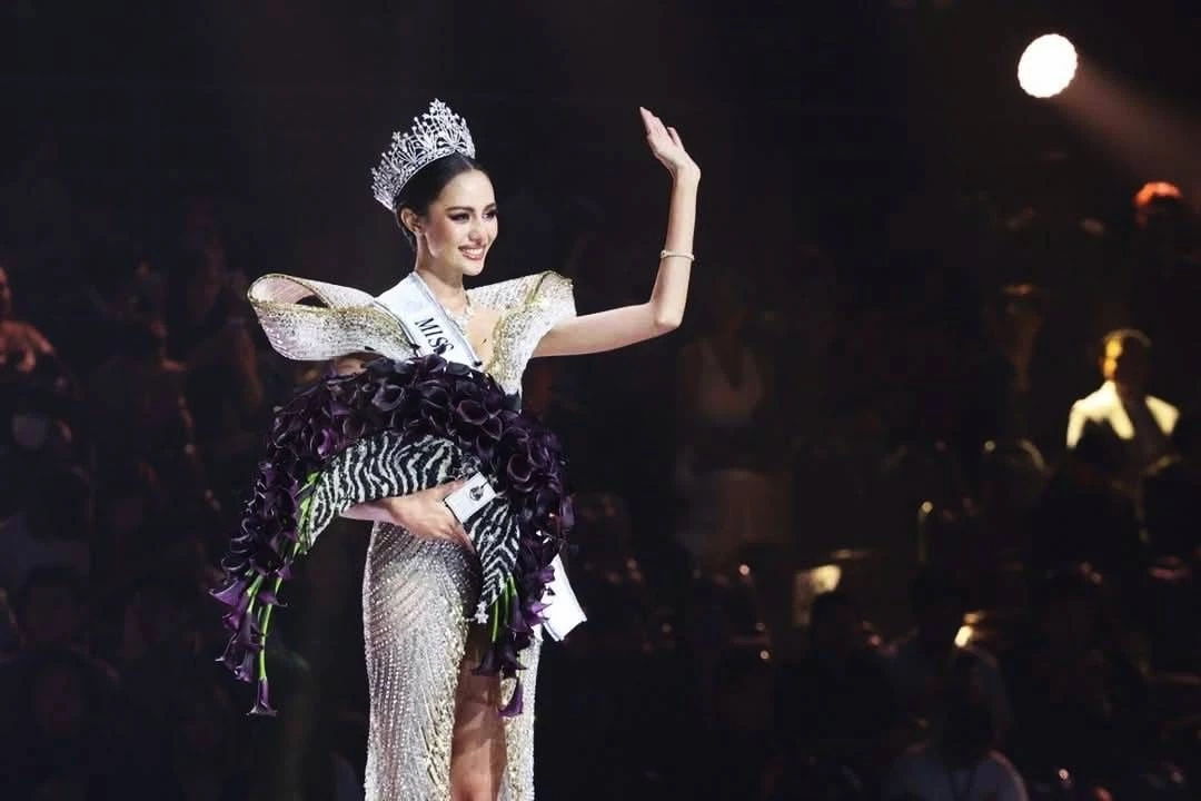 "นายกฯ" แสดงความยินดี "โอปอล-สุชาตา มิสเวิลด์ 2025" และ "วิว-กุลวุฒิ"