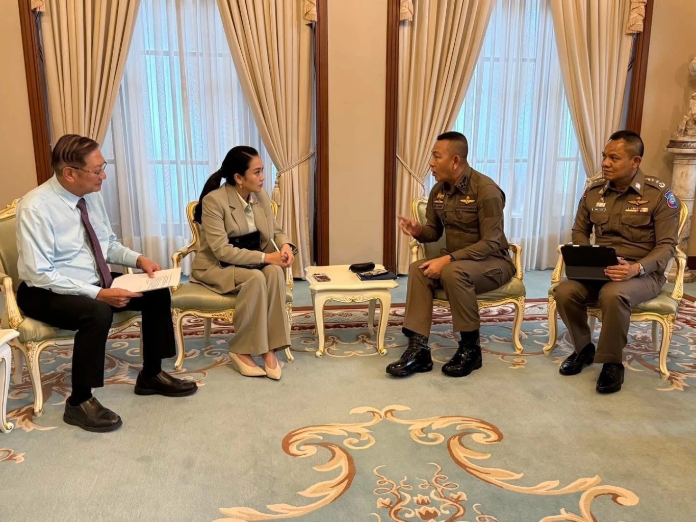 "นายกฯ" เรียก "ผบ.ตร." ตามคืบหน้าเหตุวางบึ้ม "ภูเก็ต - พังงา" ขอให้มั่นใจรัฐบาล