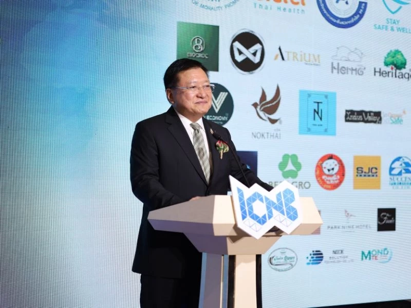 ศ.ดร.เกรียงศักดิ์ เจริญวงศ์ศักดิ์ หรือ ดร.แดน แคนดู ประธานสถาบันการสร้างชาตินานาชาติ