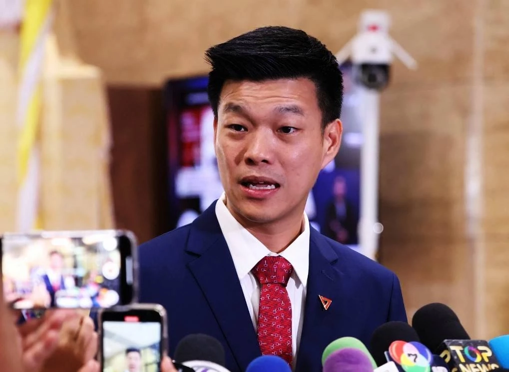 "พรรคส้ม" ฮึ่ม! "ภท." แย่งซีนชิงบทเตรียมยื่นญัตติซักฟอก "แพทองธาร"