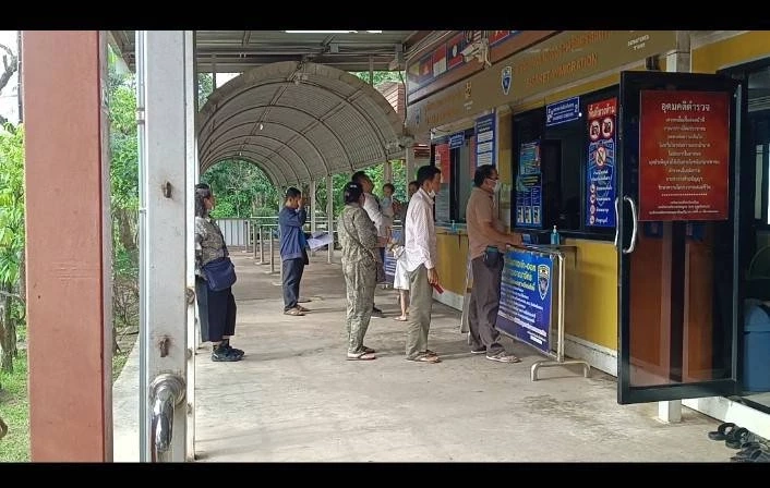 ตลาดนัดช่องสะงำ เงียบเหงา ชาวกัมพูชา ข้ามแดนมาซื้อสินค้าน้อยลง