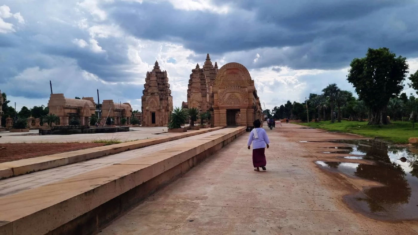 ไวยาวัจกร "วัดภูม่านฟ้า" โต้ ไม่ได้สร้างเลียนแบบ "นครวัด" รมว.วัฒนธรรมฯ กัมพูชา เคยตรวจสอบแล้วชี้ "ไม่ได้เลียนแบบ"