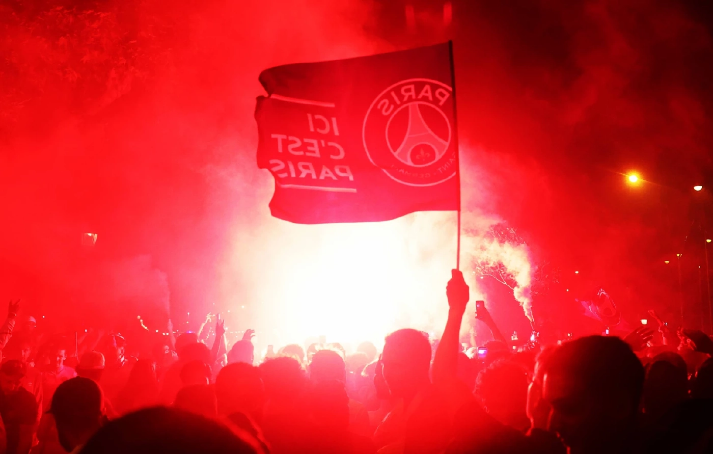 ระดม "ตำรวจฝรั่งเศส" 5,400 อารักขา "กรุงปารีส" ใช้แก๊สน้ำตา สลายฝูงชน ที่ฉลองแชมป์ UCL