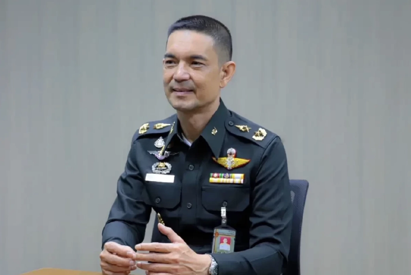 พล.ต.วินธัย สุวารี โฆษกกองทัพบก 