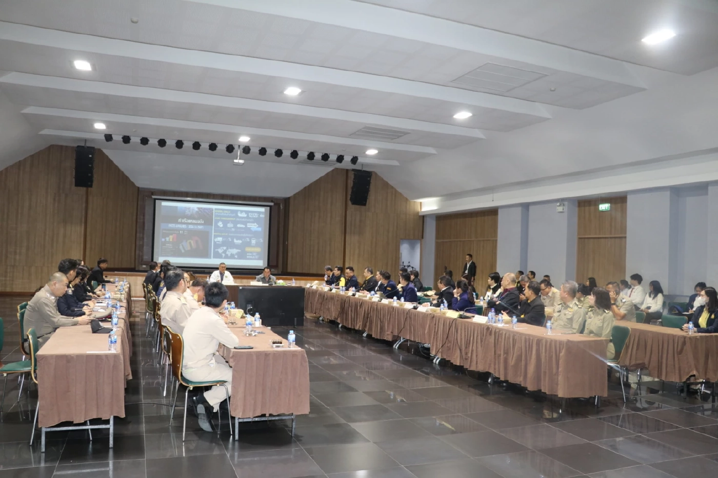 บิ๊กวี – บิ๊กแป๊ะ – บิ๊กสุนัย ตรวจแหลมฉบัง คุมเข้มนำเข้าสารตั้งต้น